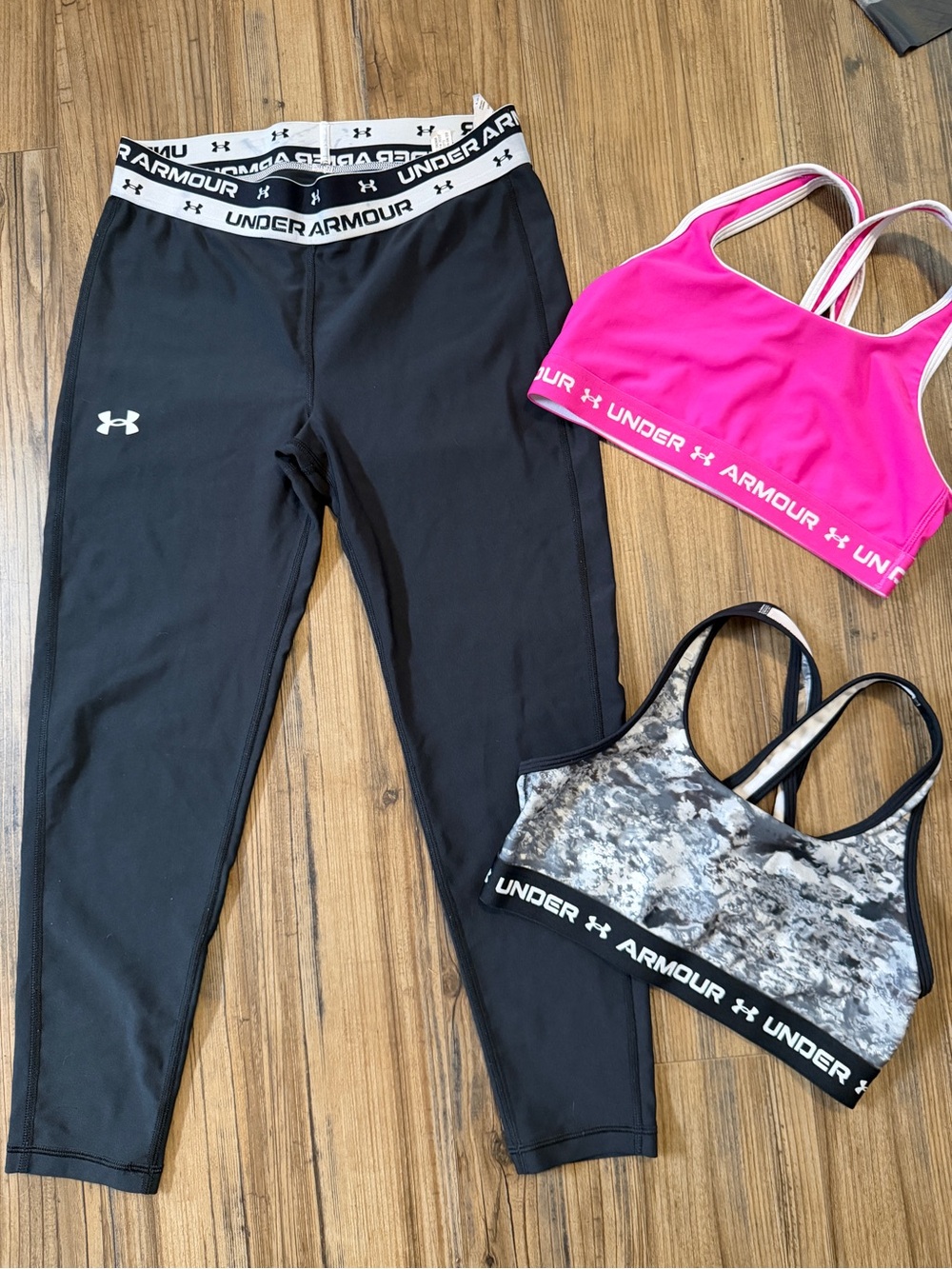 Under Armour girls LOT Black Leggings with 2 sports bras all size YL